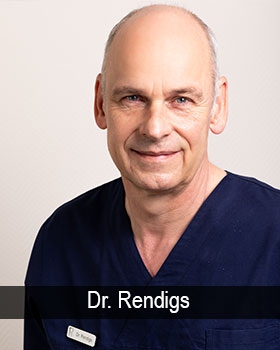 Portraitbild von Dr. Rendigs in dunkelblauer Berufsbekleidung
